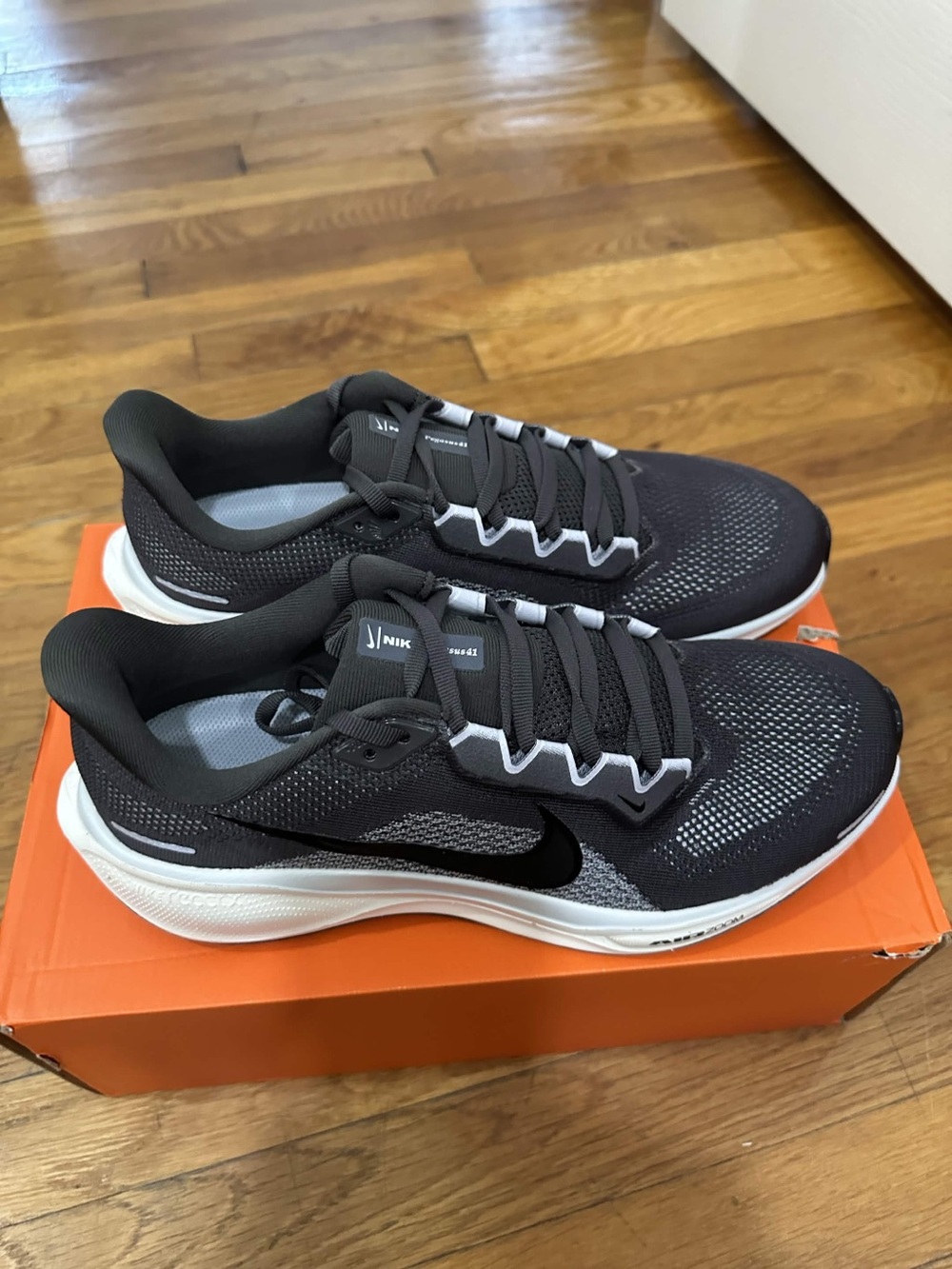 *New* Nike Air Zoom Pegasus 41 Men Grey White (FD2722-215) Size 9